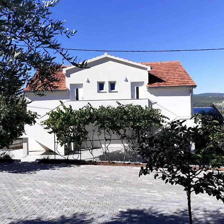 Apartmani Grumf Gornji Karin Exterior photo